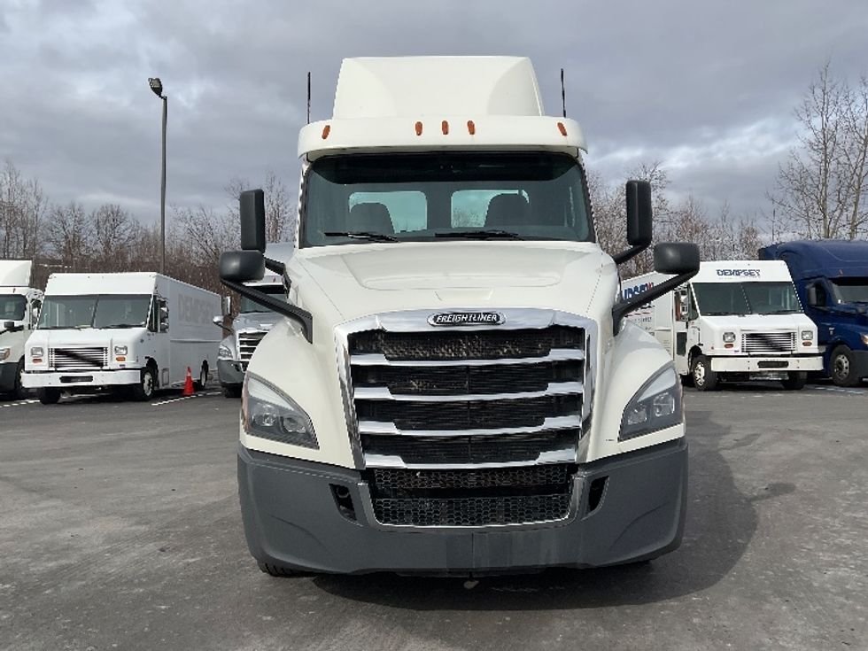 Day Cab Tractor-Heavy Duty Tractors-Freightliner-2019-T12664ST-Jessup-PA-514,904\n\t\tmiles-$ 42,500 - Image 2