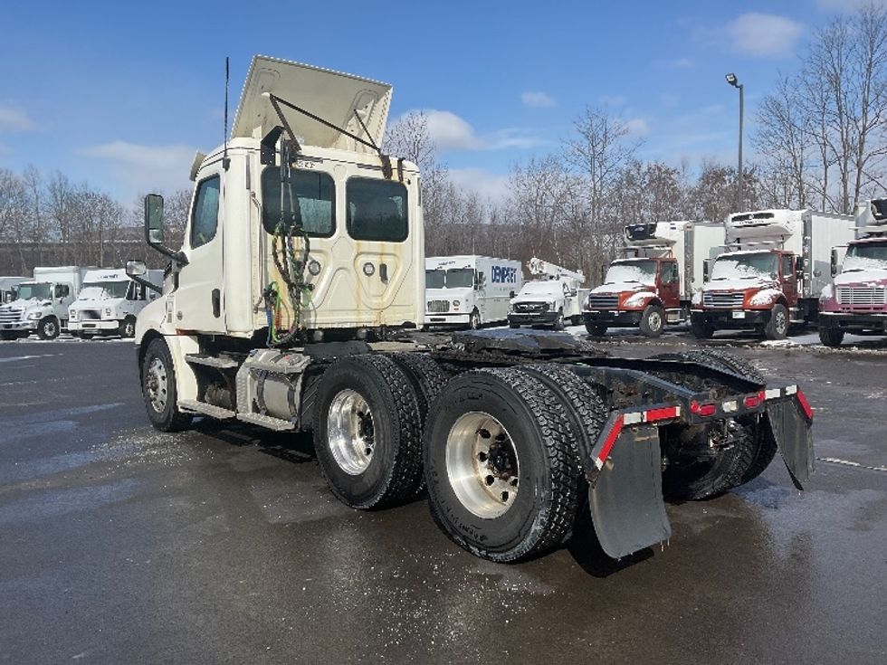 Day Cab Tractor-Heavy Duty Tractors-Freightliner-2019-T12664ST-Jessup-PA-562,758\n\t\tmiles-$ 38,250 - Image 5