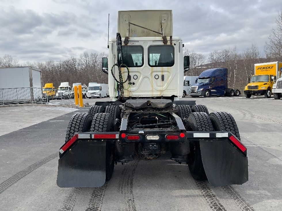 Day Cab Tractor-Heavy Duty Tractors-Freightliner-2019-T12664ST-Jessup-PA-562,758\n\t\tmiles-$ 38,250 - Image 6