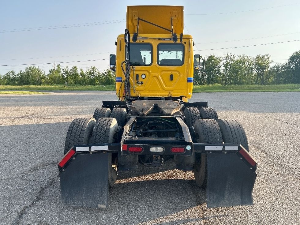 Day Cab Tractor-Heavy Duty Tractors-Freightliner-2019-T12664ST-Kalamazoo-MI-428,439\n\t\tmiles-$ 38,750 - Image 6