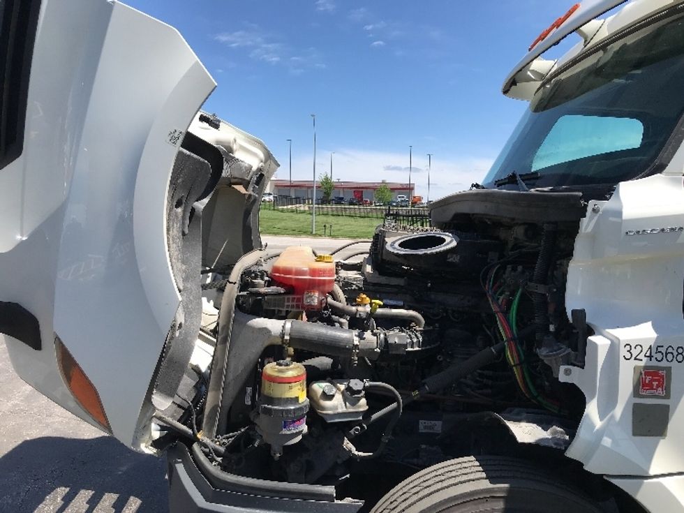 Day Cab Tractor-Heavy Duty Tractors-Freightliner-2019-T12664ST-Kansas City-MO-250,723\n\t\tmiles-$ 52,000 - Image 16