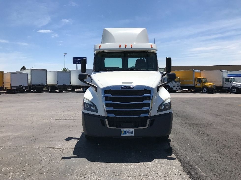 Day Cab Tractor-Heavy Duty Tractors-Freightliner-2019-T12664ST-Kansas City-MO-250,723\n\t\tmiles-$ 52,000 - Image 2