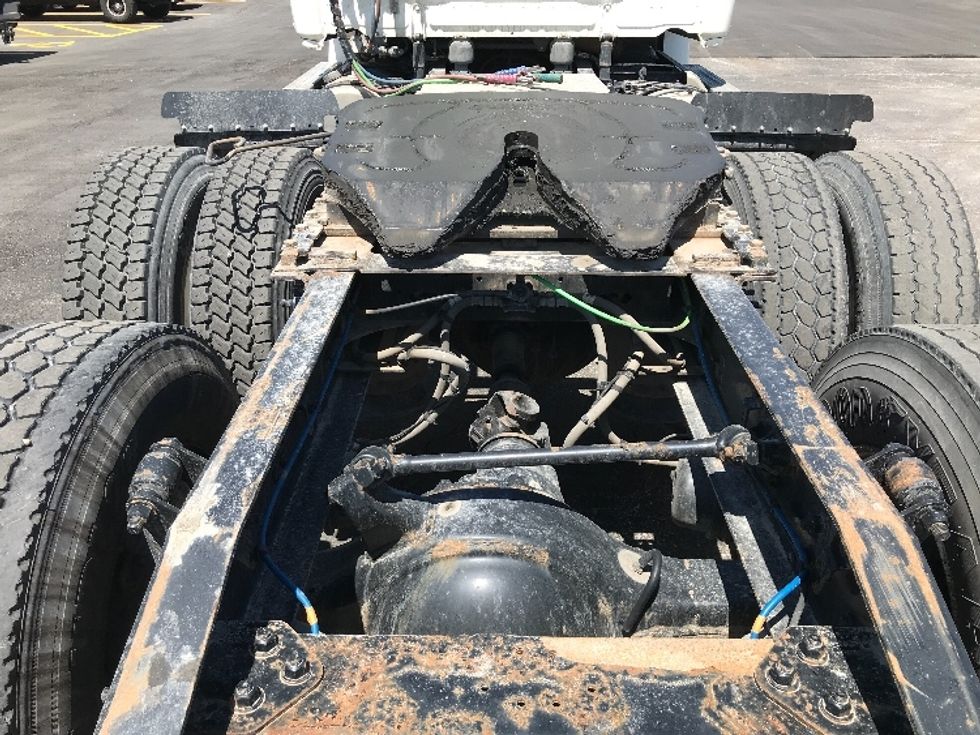 Day Cab Tractor-Heavy Duty Tractors-Freightliner-2019-T12664ST-Kansas City-MO-250,723\n\t\tmiles-$ 52,000 - Image 6