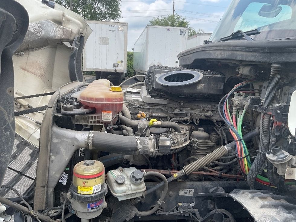 Day Cab Tractor-Heavy Duty Tractors-Freightliner-2019-T12664ST-Kansas City-MO-273,787\n\t\tmiles-$ 52,500 - Image 16