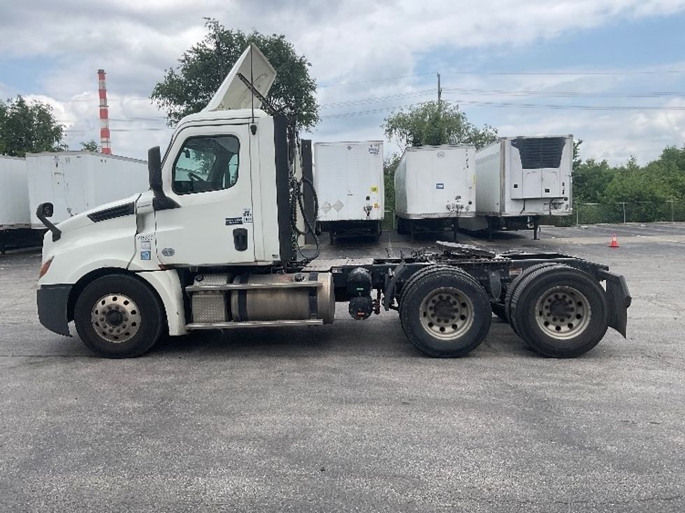 2019 Freightliner Cascadia 126" Day cab photo 4