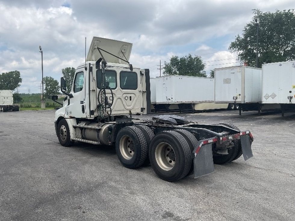 Day Cab Tractor-Heavy Duty Tractors-Freightliner-2019-T12664ST-Kansas City-MO-273,787\n\t\tmiles-$ 52,500 - Image 5