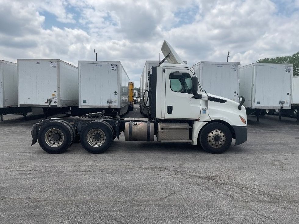 Day Cab Tractor-Heavy Duty Tractors-Freightliner-2019-T12664ST-Kansas City-MO-273,787\n\t\tmiles-$ 52,500 - Image 8