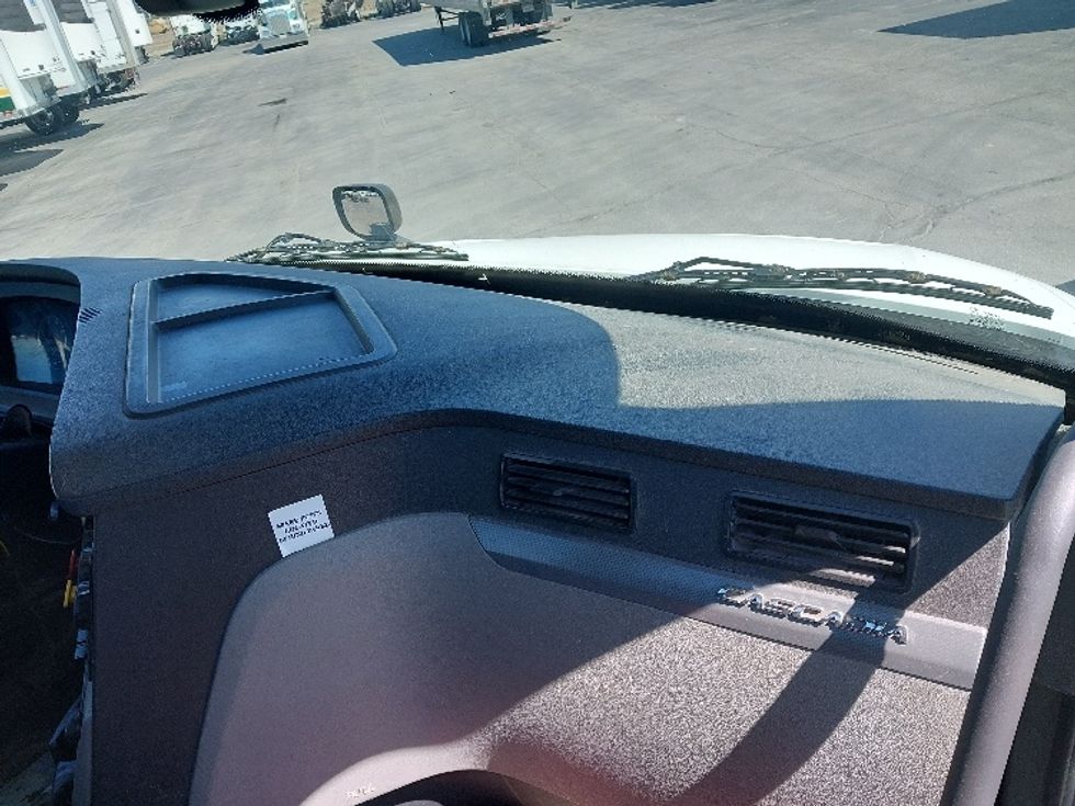 Day Cab Tractor-Heavy Duty Tractors-Freightliner-2019-T12664ST-Kansas City-MO-278,717\n\t\tmiles-$ 66,000 - Image 13