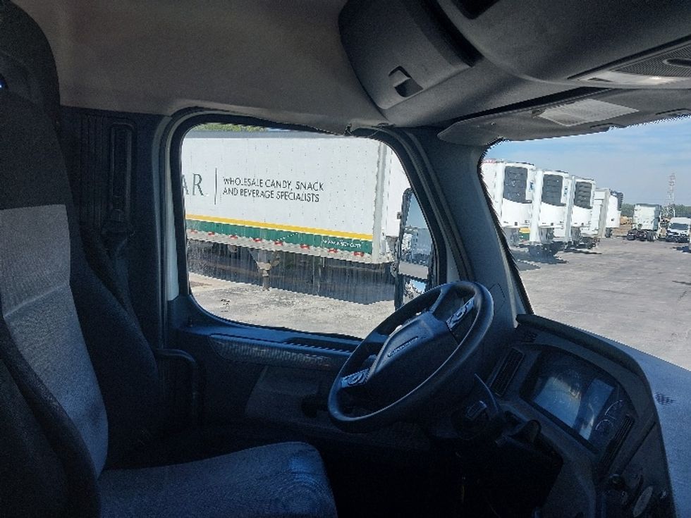 Day Cab Tractor-Heavy Duty Tractors-Freightliner-2019-T12664ST-Kansas City-MO-278,717\n\t\tmiles-$ 66,000 - Image 14