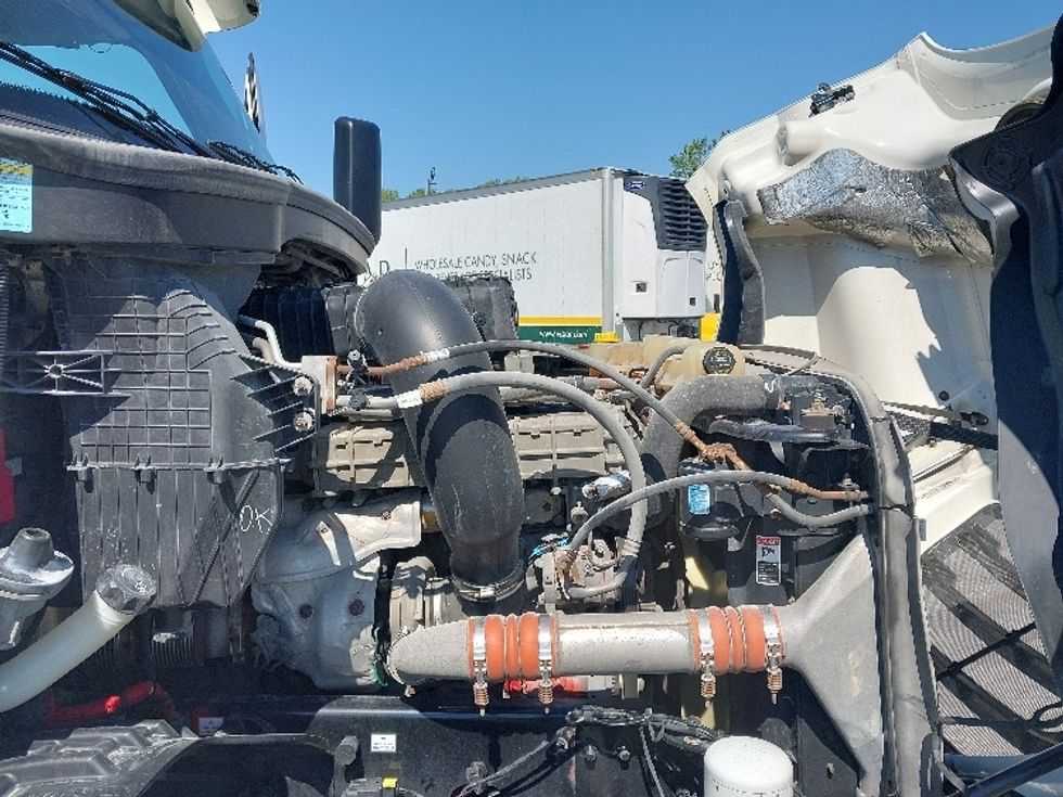 Day Cab Tractor-Heavy Duty Tractors-Freightliner-2019-T12664ST-Kansas City-MO-278,717\n\t\tmiles-$ 66,000 - Image 15