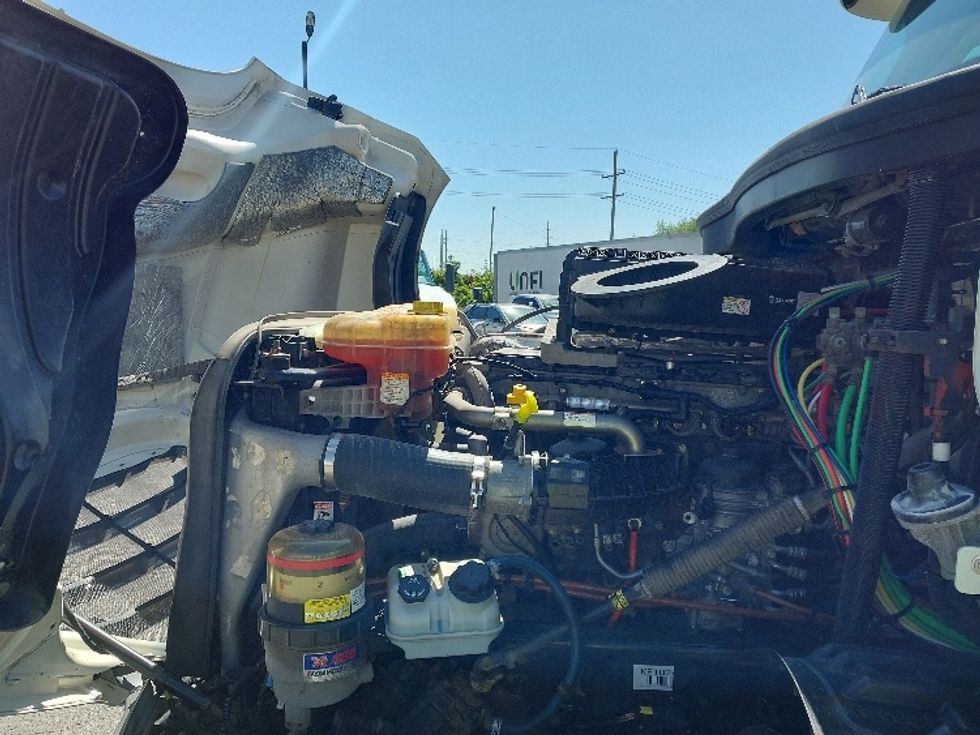 Day Cab Tractor-Heavy Duty Tractors-Freightliner-2019-T12664ST-Kansas City-MO-278,717\n\t\tmiles-$ 66,000 - Image 16