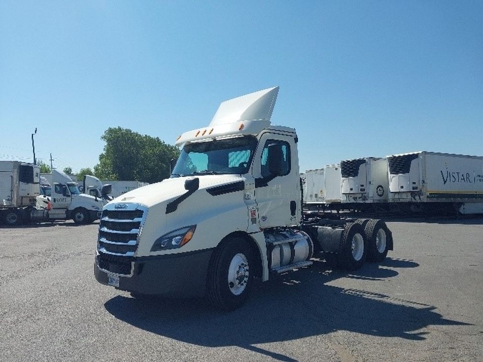 Day Cab Tractor-Heavy Duty Tractors-Freightliner-2019-T12664ST-Kansas City-MO-278,717\n\t\tmiles-$ 66,000 - Image 3