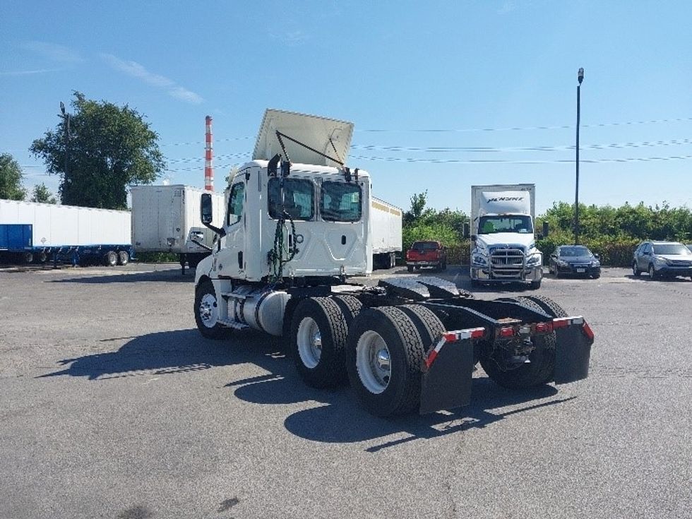 Day Cab Tractor-Heavy Duty Tractors-Freightliner-2019-T12664ST-Kansas City-MO-278,717\n\t\tmiles-$ 66,000 - Image 5