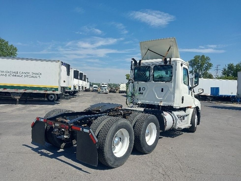 Day Cab Tractor-Heavy Duty Tractors-Freightliner-2019-T12664ST-Kansas City-MO-278,717\n\t\tmiles-$ 66,000 - Image 7