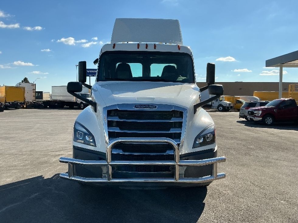 Day Cab Tractor-Heavy Duty Tractors-Freightliner-2019-T12664ST-Kansas City-MO-300,214\n\t\tmiles-$ 50,000 - Image 2