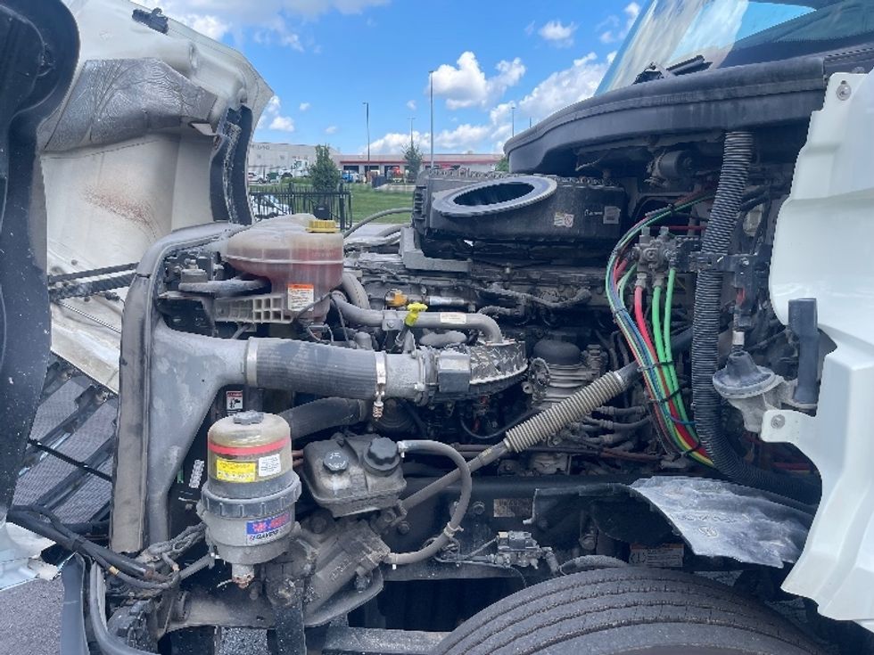 Day Cab Tractor-Heavy Duty Tractors-Freightliner-2019-T12664ST-Kansas City-MO-372,906\n\t\tmiles-$ 49,500 - Image 16