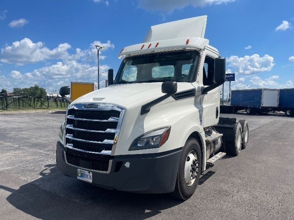 Day Cab Tractor-Heavy Duty Tractors-Freightliner-2019-T12664ST-Kansas City-MO-372,906\n\t\tmiles-$ 49,500 - Image 3