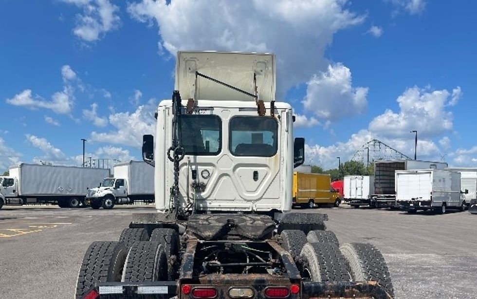Day Cab Tractor-Heavy Duty Tractors-Freightliner-2019-T12664ST-Kansas City-MO-372,906\n\t\tmiles-$ 49,500 - Image 6