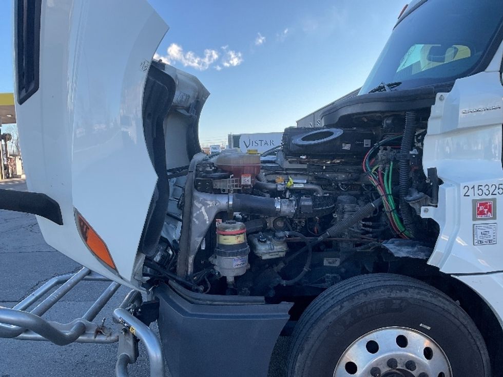 Day Cab Tractor-Heavy Duty Tractors-Freightliner-2019-T12664ST-Kansas City-MO-393,251\n\t\tmiles-$ 47,000 - Image 16