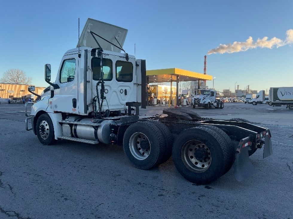 Day Cab Tractor-Heavy Duty Tractors-Freightliner-2019-T12664ST-Kansas City-MO-393,251\n\t\tmiles-$ 47,000 - Image 5