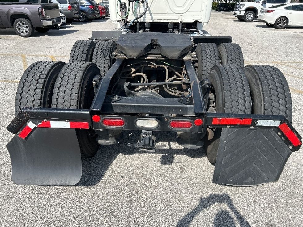 Day Cab Tractor-Heavy Duty Tractors-Freightliner-2019-T12664ST-Katy-TX-350,213\n\t\tmiles-$ 41,500 - Image 6