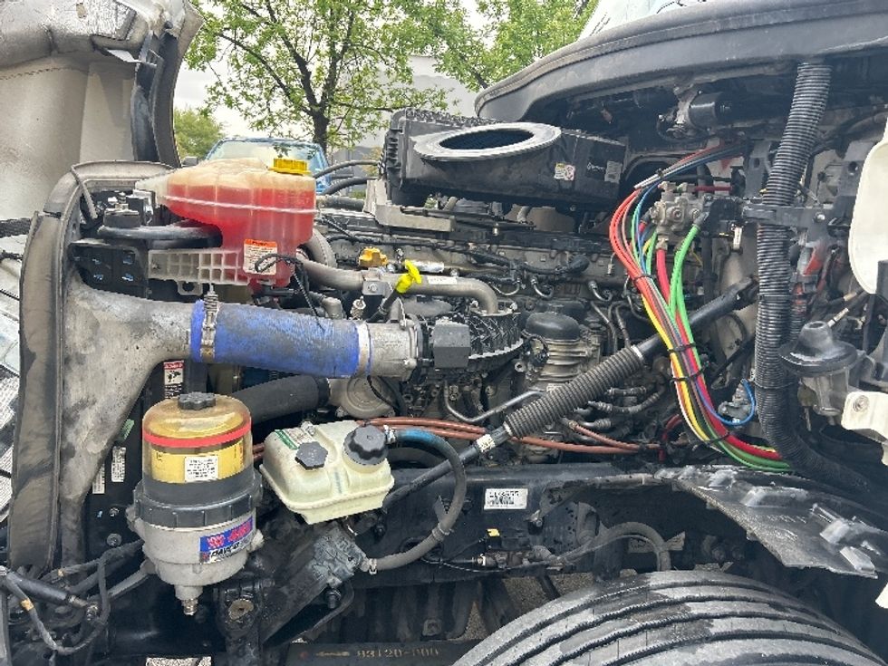 Day Cab Tractor-Heavy Duty Tractors-Freightliner-2019-T12664ST-Katy-TX-358,839\n\t\tmiles-$ 44,250 - Image 16