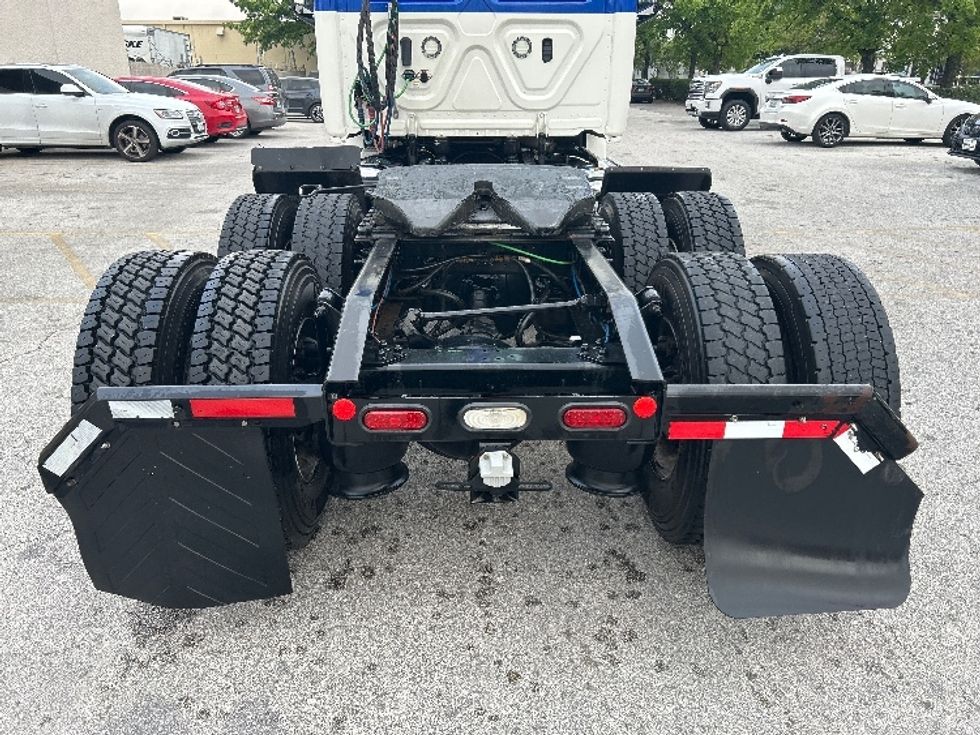 Day Cab Tractor-Heavy Duty Tractors-Freightliner-2019-T12664ST-Katy-TX-358,839\n\t\tmiles-$ 44,250 - Image 6