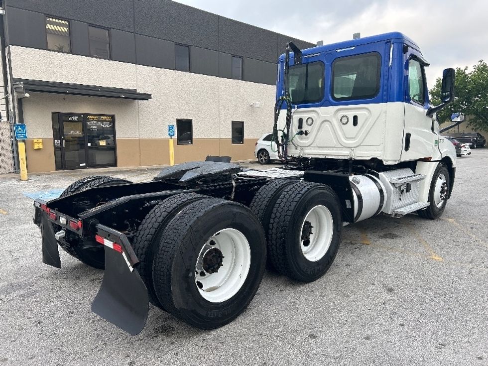Day Cab Tractor-Heavy Duty Tractors-Freightliner-2019-T12664ST-Katy-TX-358,839\n\t\tmiles-$ 44,250 - Image 7