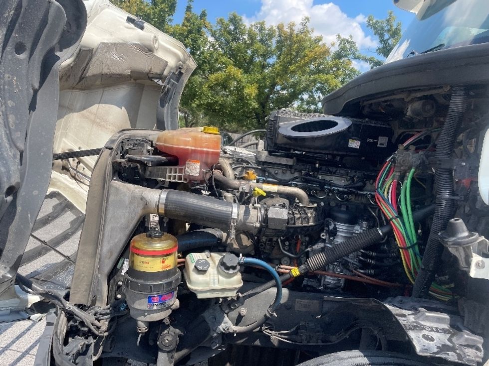 Day Cab Tractor-Heavy Duty Tractors-Freightliner-2019-T12664ST-Katy-TX-447,540\n\t\tmiles-$ 43,000 - Image 14