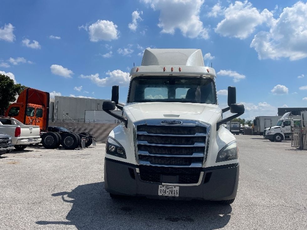 Day Cab Tractor-Heavy Duty Tractors-Freightliner-2019-T12664ST-Katy-TX-447,540\n\t\tmiles-$ 43,000 - Image 2