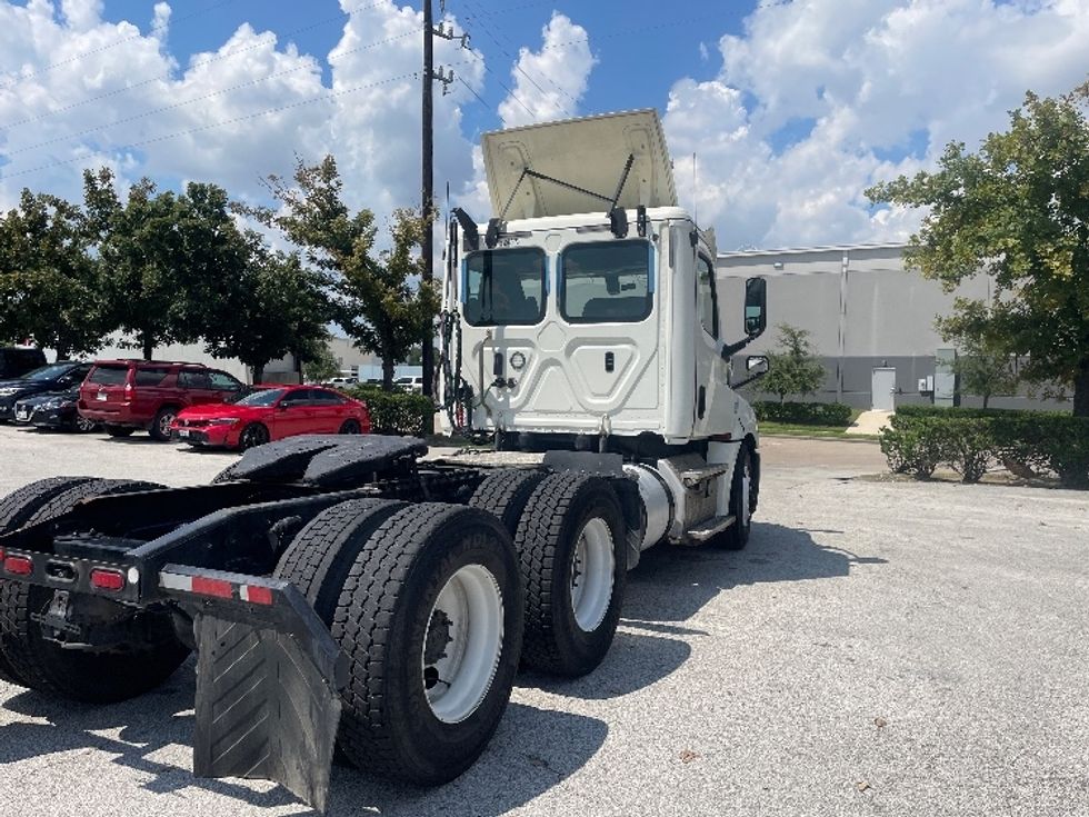 Day Cab Tractor-Heavy Duty Tractors-Freightliner-2019-T12664ST-Katy-TX-447,540\n\t\tmiles-$ 43,000 - Image 7