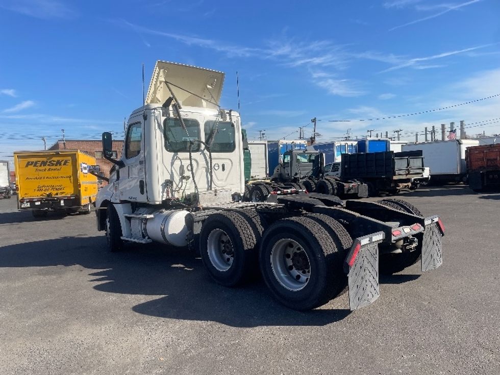 Day Cab Tractor-Heavy Duty Tractors-Freightliner-2019-T12664ST-Kearny-NJ-195,756\n\t\tmiles-$ 66,750 - Image 5
