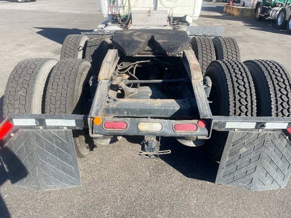 Day Cab Tractor-Heavy Duty Tractors-Freightliner-2019-T12664ST-Kearny-NJ-195,756\n\t\tmiles-$ 66,750 - Image 6