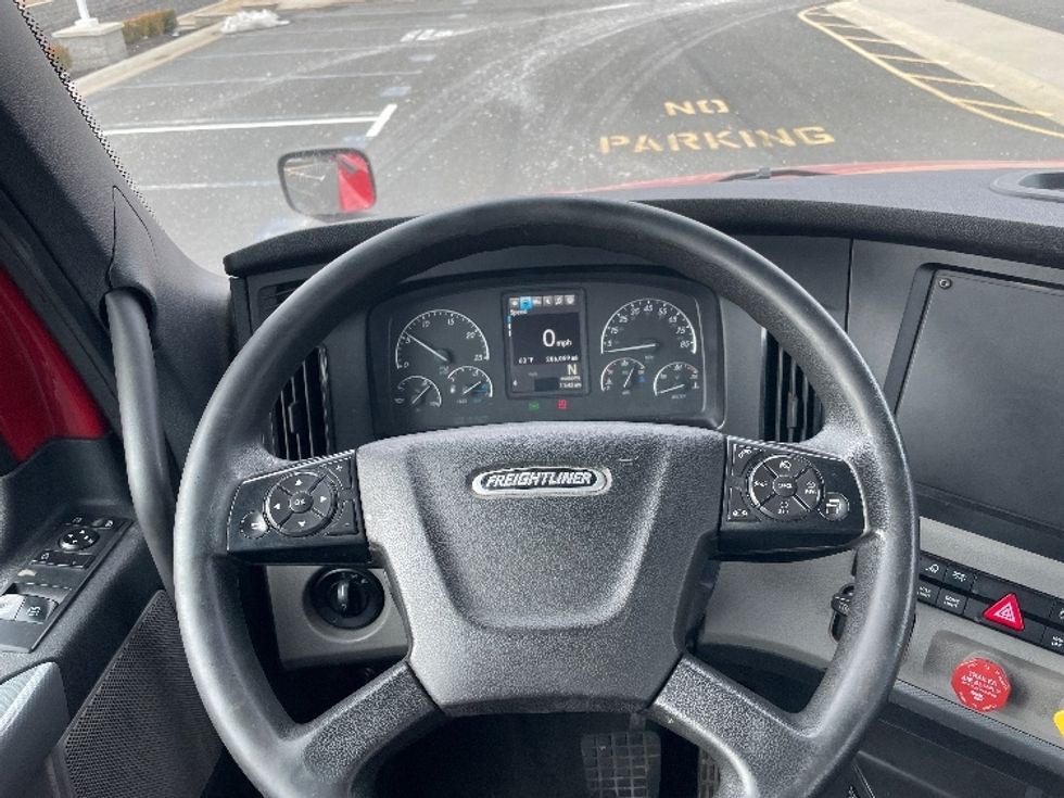 Day Cab Tractor-Heavy Duty Tractors-Freightliner-2019-T12664ST-Kearny-NJ-198,353\n\t\tmiles-$ 56,750 - Image 11