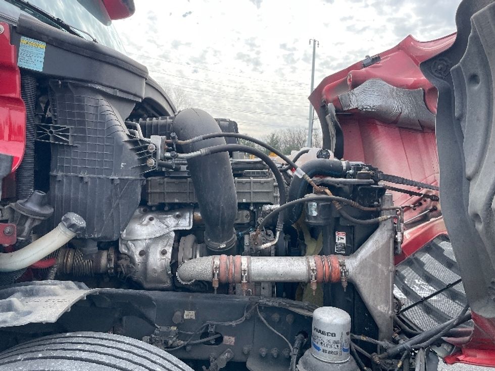 Day Cab Tractor-Heavy Duty Tractors-Freightliner-2019-T12664ST-Kearny-NJ-198,353\n\t\tmiles-$ 56,750 - Image 15