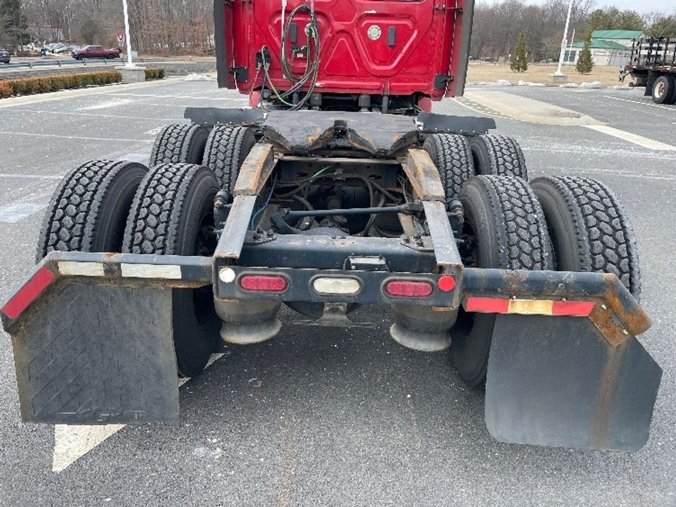 Day Cab Tractor-Heavy Duty Tractors-Freightliner-2019-T12664ST-Kearny-NJ-198,353\n\t\tmiles-$ 56,750 - Image 6