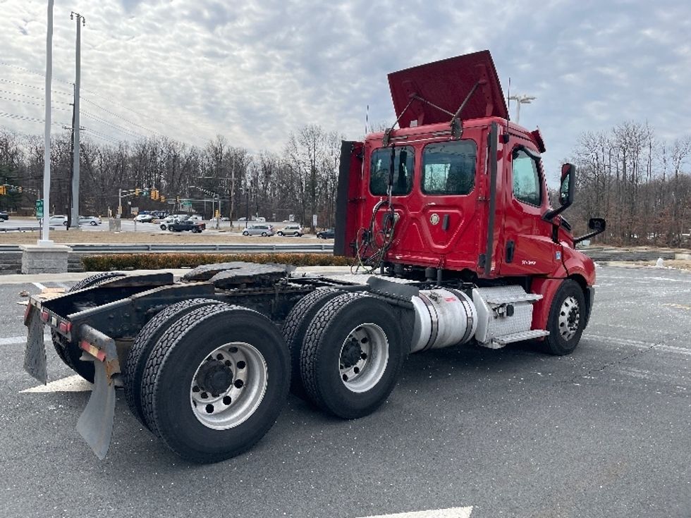 Day Cab Tractor-Heavy Duty Tractors-Freightliner-2019-T12664ST-Kearny-NJ-198,353\n\t\tmiles-$ 56,750 - Image 7