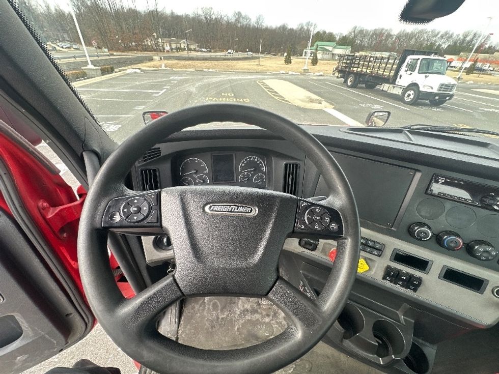 Day Cab Tractor-Heavy Duty Tractors-Freightliner-2019-T12664ST-Kearny-NJ-203,000\n\t\tmiles-$ 56,500 - Image 11