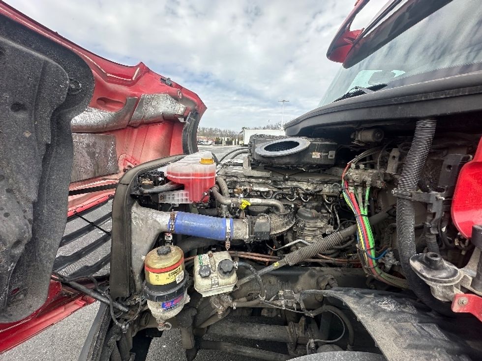 Day Cab Tractor-Heavy Duty Tractors-Freightliner-2019-T12664ST-Kearny-NJ-203,000\n\t\tmiles-$ 56,500 - Image 15