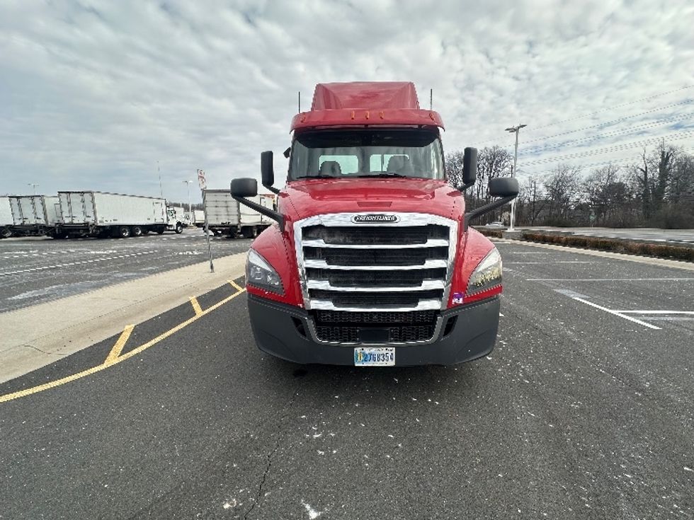 Day Cab Tractor-Heavy Duty Tractors-Freightliner-2019-T12664ST-Kearny-NJ-203,000\n\t\tmiles-$ 56,500 - Image 2