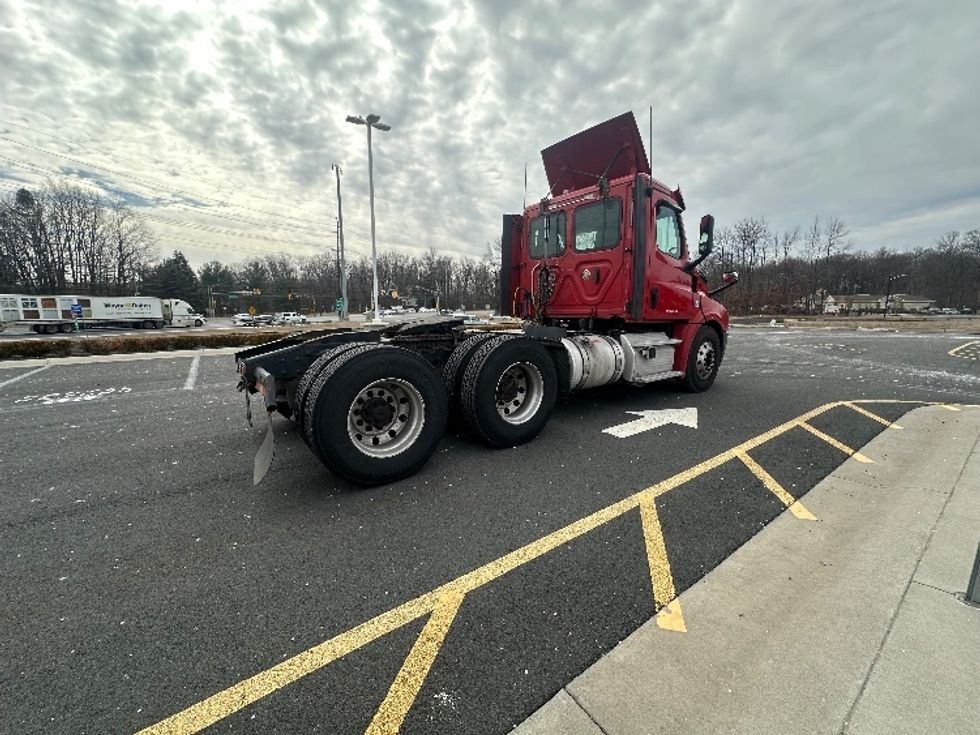 Day Cab Tractor-Heavy Duty Tractors-Freightliner-2019-T12664ST-Kearny-NJ-203,000\n\t\tmiles-$ 56,500 - Image 7