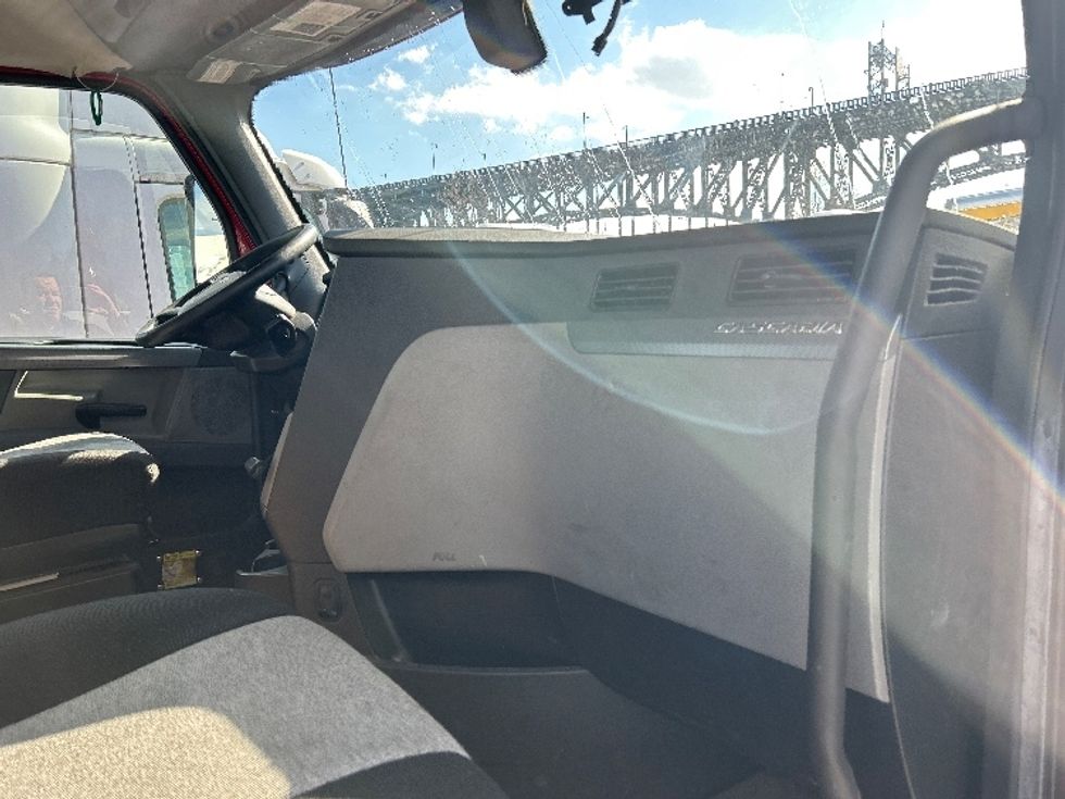 Day Cab Tractor-Heavy Duty Tractors-Freightliner-2019-T12664ST-Kearny-NJ-240,716\n\t\tmiles-$ 55,000 - Image 11