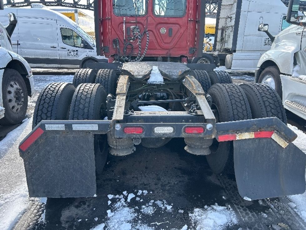 Day Cab Tractor-Heavy Duty Tractors-Freightliner-2019-T12664ST-Kearny-NJ-240,716\n\t\tmiles-$ 55,000 - Image 5