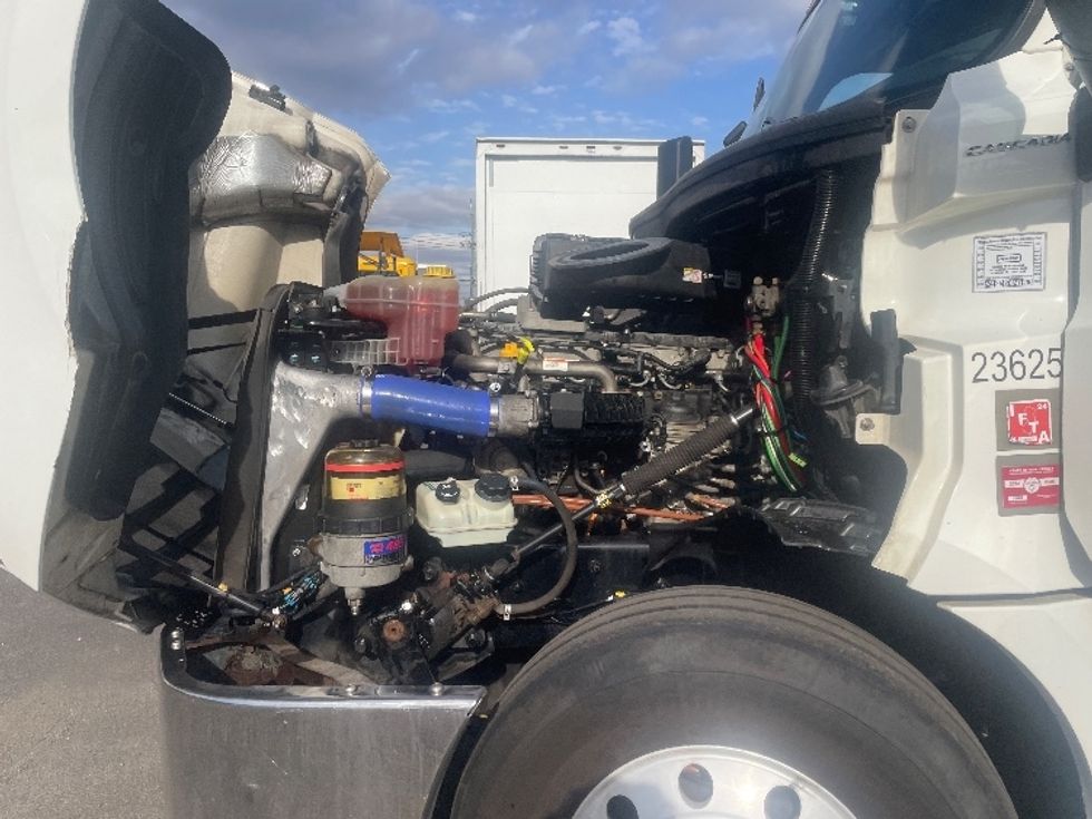 Day Cab Tractor-Heavy Duty Tractors-Freightliner-2019-T12664ST-Kearny-NJ-245,550\n\t\tmiles-$ 50,500 - Image 16