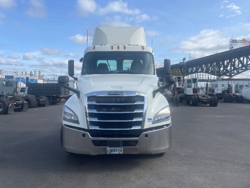 Day Cab Tractor-Heavy Duty Tractors-Freightliner-2019-T12664ST-Kearny-NJ-245,550\n\t\tmiles-$ 50,500 - Image 2