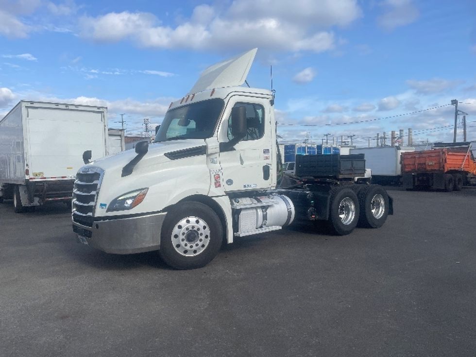 Day Cab Tractor-Heavy Duty Tractors-Freightliner-2019-T12664ST-Kearny-NJ-245,550\n\t\tmiles-$ 50,500 - Image 3