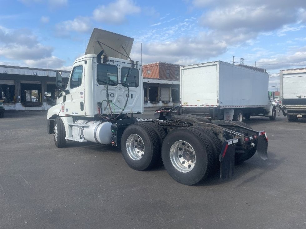 Day Cab Tractor-Heavy Duty Tractors-Freightliner-2019-T12664ST-Kearny-NJ-245,550\n\t\tmiles-$ 50,500 - Image 5