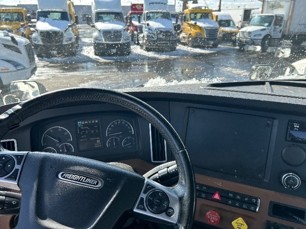 Day Cab Tractor-Heavy Duty Tractors-Freightliner-2019-T12664ST-Kearny-NJ-263,505\n\t\tmiles-$ 54,500 - Image 10