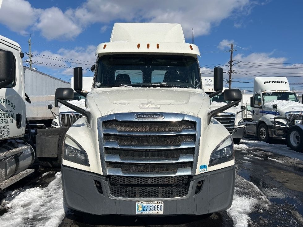 Day Cab Tractor-Heavy Duty Tractors-Freightliner-2019-T12664ST-Kearny-NJ-263,505\n\t\tmiles-$ 54,500 - Image 2