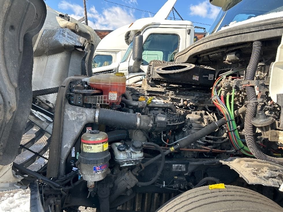 Day Cab Tractor-Heavy Duty Tractors-Freightliner-2019-T12664ST-Kearny-NJ-264,770\n\t\tmiles-$ 38,000 - Image 15
